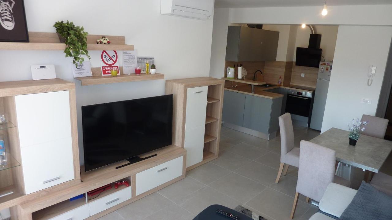 Jere With Private Parking Apartament Zadar
